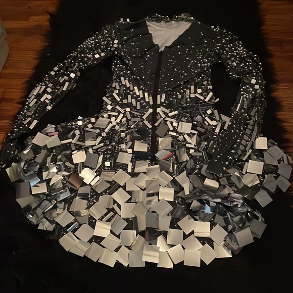 BLACK AND SILVER PARTY DRESS - Picture 4 of 7